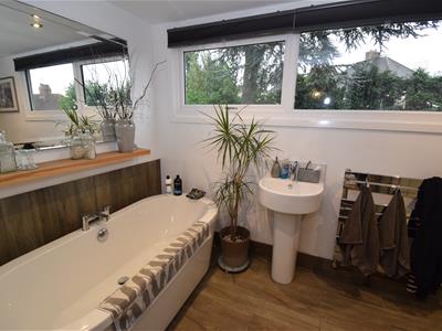 En-Suite Bathroom